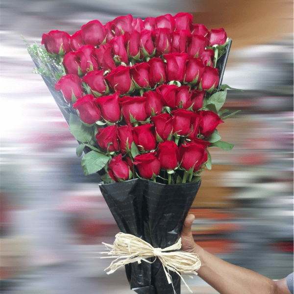 Ramo escalonado de 50 rosas rojas