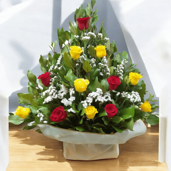 Arreglo bicolor de rosas
