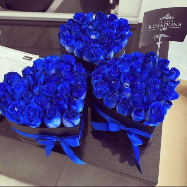 Caja de rosas azules