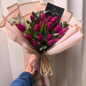 Ramo escalonado de 20 tulipanes rosados