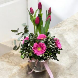 Pecera de tulipanes y Gerberas