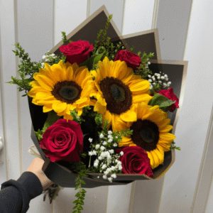 Ramo girasoles y Rosas (Rojas o Amarillas)
