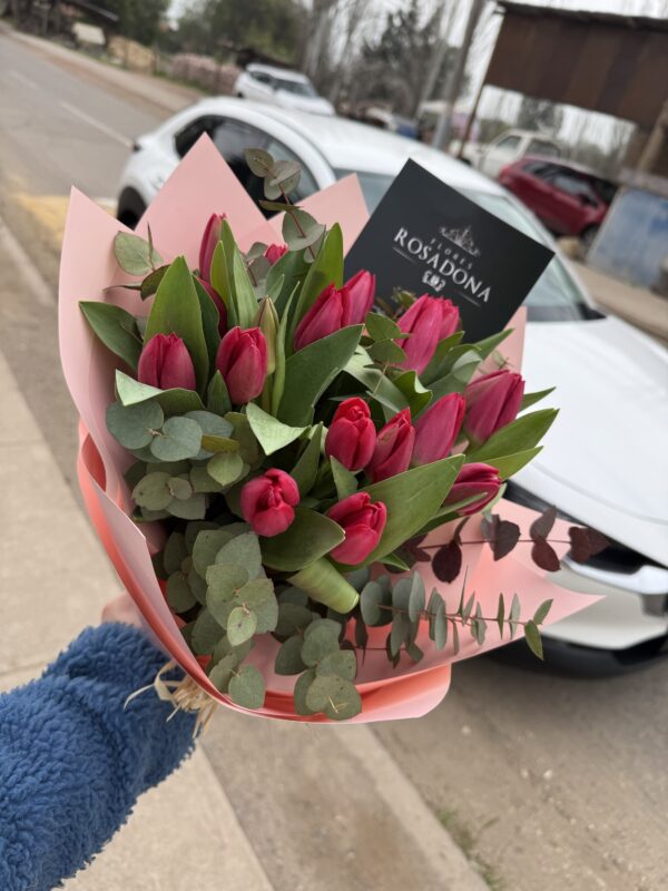 Ramo de 20 tulipanes rosados - Imagen 2