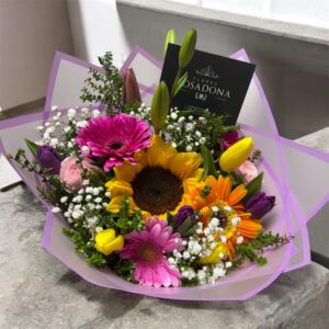 Ramo mixto con tulipanes