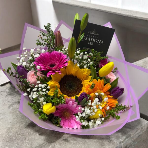 Ramo mixto con tulipanes