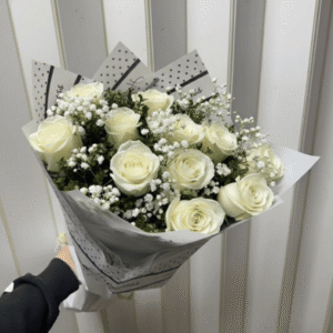 Ramo de 12 Rosas papel blanco y negro