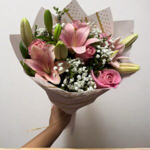 Ramo de Lilyum y rosa