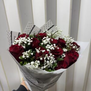 Ramo de 12 rosas papel blanco