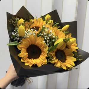 Ramo de 8 tulipanes y 5 girasoles