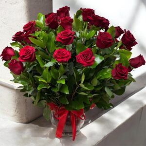 Pecera de 50 rosas rojas